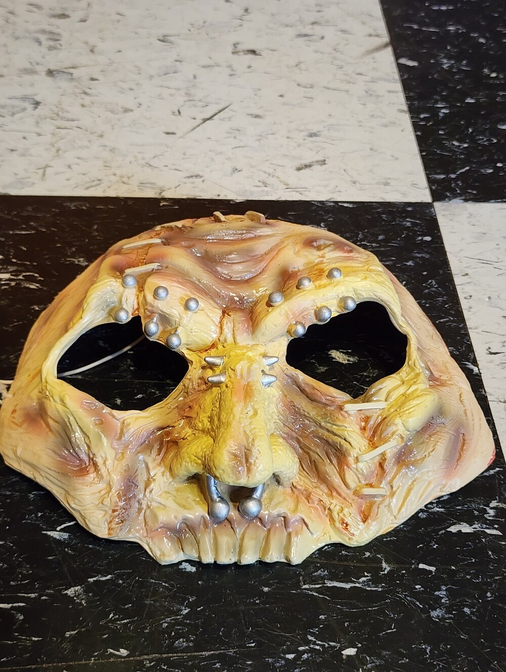 2005 Disguise Halloween Mask